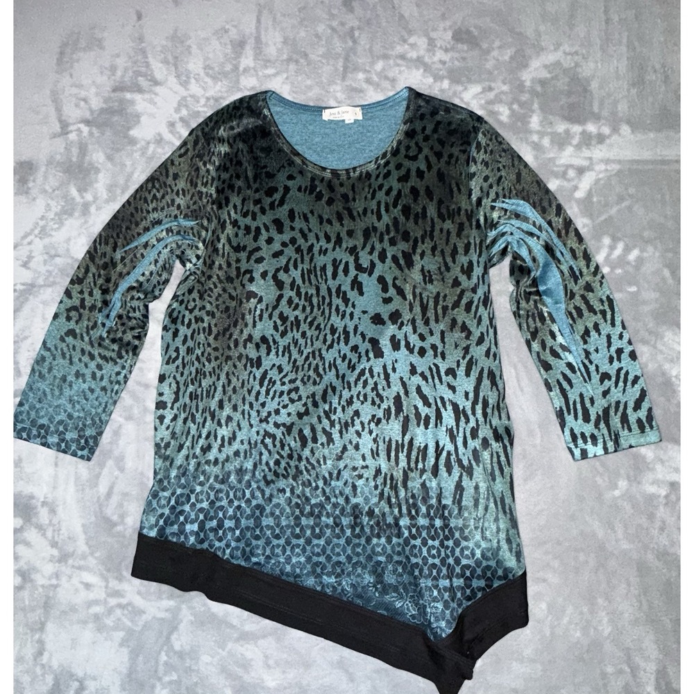 Jess & Jane Asymmetric Tunic Sz S ‎ Blue Animal Print V Neck 3/4 Sleeves Artsy